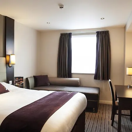 Premier Inn London Wandsworth-2